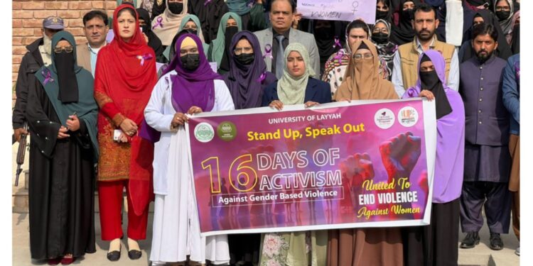 لیہ میں آل ڈسٹرکٹ چیلنج کپ فٹبال ٹورنامنٹ، مراد فٹبال کلب سیمی فائنل جیت کر فائنل میں پہنچ گیا،84 مراد کلب نے آزاد کلب کو ایک گول سے شکست دی—مہمان خصوصی شیخ ابرار، شیخ سدیس اور شیخ ذکاءاللہ کی شرکت، شائقین کی بڑی تعداد موجود