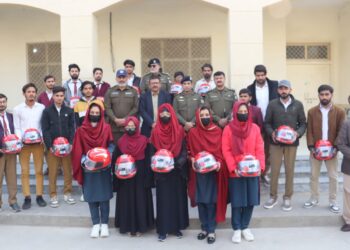 لیہ پولیس کی ٹریفک قوانین آگاہی مہم جاری، ڈی پی او حسن جاوید بھٹی کا گورنمنٹ گریجویٹ ڈگری کالج چوک اعظم میں سیمینار، طلباء و طالبات کو ٹریفک قوانین سے متعلق لیکچر، ٹریفک پولیس کے اقدام کو سراہا گیا