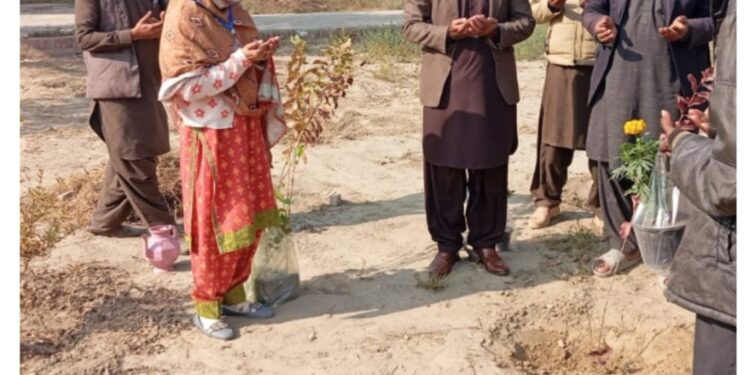 ضلع لیہ میں 15 دسمبر سے 3 روزہ انسداد پولیو مہم شروع ہوگی، چار لاکھ 26 ہزار سے زائد بچوں کو پولیو کے قطرے پلانے کا ہدف، 1797 ٹیمیں تشکیل