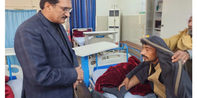 ایڈیشنل ڈپٹی کمشنر جنرل شبیر احمد ڈوگر کا صبح سویرے ٹی ایچ کیو ہسپتال چوبارہ کا اچانک دورہ