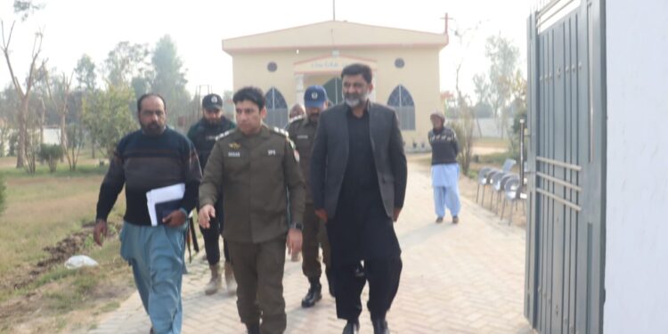 ڈسٹرکٹ پولیس آٖفیسر لیہ حسن جاوید بھٹی کاچرچ ہائے کا سکیورٹی وزٹ