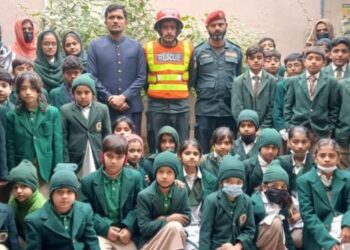 ریسکیو 1122 لیہ کے زیرِ اہتمام فورسز سکول سسٹم لیہ کیمپس میں طلباء اور اساتذہ کرام کے لیے ایمرجنسی ٹریننگ سیشن منعقد کیا گیا