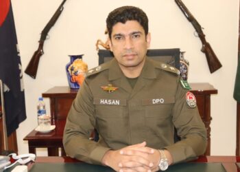 لیہ پولیس کی ٹریفک قوانین پر عملدرآمد و آگاہی مہم، 200 سے زائد ہیلمٹس مفت تقسیم، وزیر اعلیٰ اور آئی جی پنجاب کے ویژن کے تحت تعلیمی اداروں، شاہراہوں اور چوکوں پر سیمینارز اور آگاہی سرگرمیاں، ڈی پی او حسن جاوید بھٹی