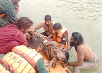 چوک اعظم نہر میں 18 سالہ نوجوان ڈوب کر جاں بحق، ریسکیو 1122 کی بروقت کارروائی، لاش آدھے کلومیٹر کے فاصلے سے نکال کر ٹی ایچ کیو اسپتال منتقل