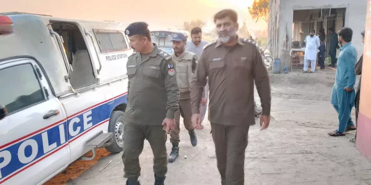 لیہ پولیس کی ناکہ بندی وسنیپ چیکنگ ،مجرمانہ سرگرمیوں میں ملوث عناصر کی نقل و حرکت کو روکنے اور قانون کی گرفت میں لانے کے لیےسنیپ چیکنگ