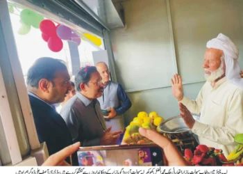 چیئرمین پنجاب سہولت بازار اتھارٹی ایم این اے ملک محمد افضل کھوکھر نے ضلع لیہ میں 4 سہولت آن دا گو بازاروں کا افتتاح کر دیا