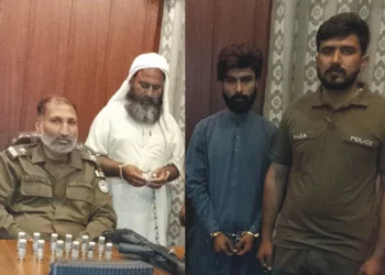 تھانہ صدر پولیس کی اسلحہ ناجائز اپنے قبضہ میں رکھنے والوں کے خلاف کریک ڈائون ،دو شر پسند ملزمان گرفتار ،پسٹل اور بندوق معہ رائوند برآمد ،مقدمات درج