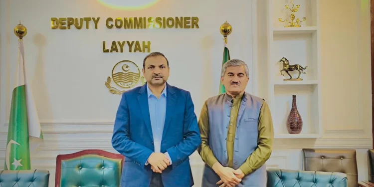 غرباء، بیوگان اور یتیموں میں راشن اور جامِ شیریں تقسیم، خدمتِ خلق سے اللہ اور اس کے رسول ﷺ کی خوشنودی حاصل ہوتی ہے: خضر حیات خان