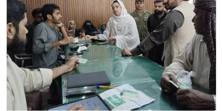 وزیر اعلیٰ پنجاب مریم نواز شریف کے وژن کے مطابق رمضان نگہبان کارڈ کی فراہمی کا عمل خوش اسلوبی سے مکمل کر لیا گیا ،ایڈیشنل ڈپٹی کمشنر ریونیو عابدہ فرید