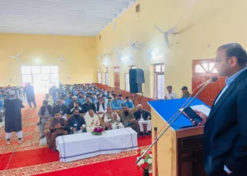 غرباء، بیوگان اور یتیموں میں راشن اور جامِ شیریں تقسیم، خدمتِ خلق سے اللہ اور اس کے رسول ﷺ کی خوشنودی حاصل ہوتی ہے: خضر حیات خان