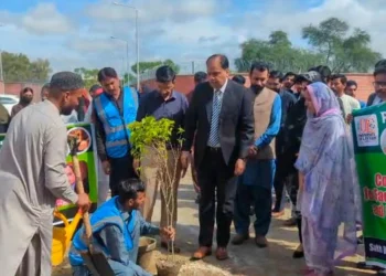 ڈی ایس پی پٹرولنگ راؤ عمر فاروق کی زیر صدارت ٹرانسپورٹرز اجلاس، شاہرات کی سیکیورٹی کا جائزہ روڈ سیفٹی اور ٹریفک قوانین پر سختی سے عملدرآمد کی ہدایت، ٹرانسپورٹرز کا مکمل تعاون کی یقین دہانی