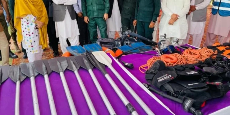 ڈپٹی کمشنر آصف علی ڈوگر کا ریسکیو 1122 کے زیر اہتمام سپورٹس کمپلیکس میں فلڈ پیشگی انتظامات کے سلسلہ میں منعقدہ پہلی ڈرائی موک ایکسرسائز کا معائنہ