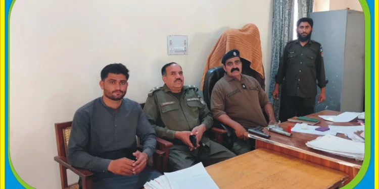 مدرسہ اشرف المدارس میں ٹریفک ایجوکیشن و روڈ سیفٹی لیکچر کا انعقاد طلبہ و اساتذہ کو ٹریفک قوانین، ہیلمٹ، سیٹ بیلٹ اور محفوظ ڈرائیونگ بارے آگاہی دی گئی