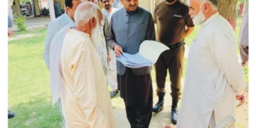ڈپٹی کمشنر آصف علی ڈوگر کا تحصیل آفس کا اچانک دورہ، مختلف برانچوں کا معائنہ، سٹاف کی حاضری اور ریکارڈ چیک کیا