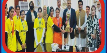 اسلام آباد میں پہلی اور ملتان میں دوسری پوزیشن، لَیّہ گرلز فٹبال ٹیم کے اعزاز میں تقریب ڈپٹی کمشنر آصف علی ڈوگر کی کھلاڑیوں سے ملاقات، خواتین کھیلوں کے فروغ کیلئے ہر ممکن تعاون کی یقین دہانی