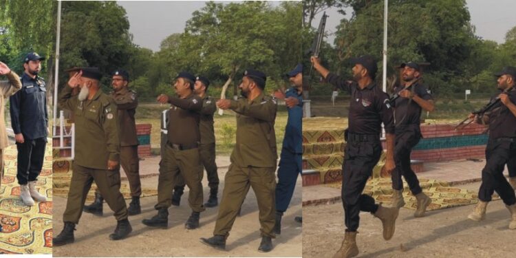 پولیس لائن لیہ میں ہفتہ وار جنرل پریڈ، ڈی ایس پی محمد حیات نے جوانوں کی کارکردگی کا جائزہ لیا ایلیٹ فورس، ٹریفک پولیس اور ضلعی پولیس کے دستوں کا شاندار مارچ پاسٹ، بہترین ٹرن آؤٹ پر جوانوں کو شاباش
