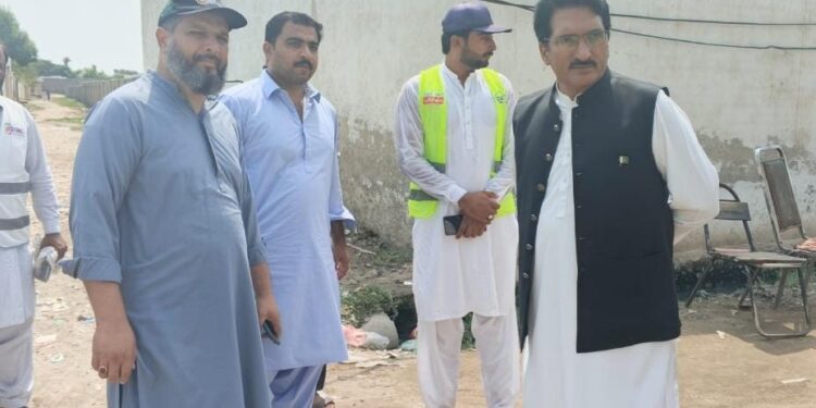 پانچ مرلہ سکیم میں صفائی آپریشن کا معائنہ، کوڑا کرکٹ کی بروقت منتقلی یقینی بنانے کی ہدایت