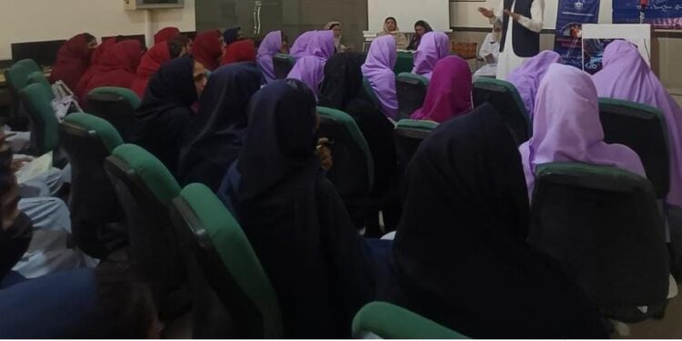 اے سی چوبارہ ذوالفقار صابر کی اوپن ڈور پالیسی، شہریوں کی شکایات سنیں، فوری ازالے کے لیے ہدایات جاری