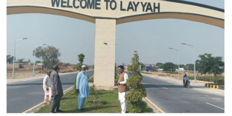 لیہ چوک اعظم روڈ پر ’’ویلکم ٹو لیہ‘‘ انٹری گیٹ کی تعمیر مکمل، روشنیوں اور گرین بیلٹ کی دیکھ بھال یقینی بنانے کی ہدایت