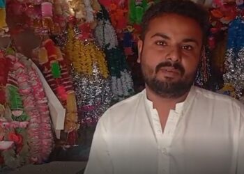 کوٹ سلطان میں دکان کی چھت توڑ کر لاکھوں روپے کے ہار، سہرے اور نقدی چوری، پانچ گھنٹے بعد بھی پولیس نہ پہنچی، دکاندار کا ویڈیو بیان سامنے آگیا