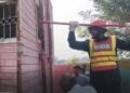 کروڑ کے سکول کے واش روم میں پھنسنے والا 5 سالہ بچہ ریسکیو 1122 نے بحفاظت نکال لیا
