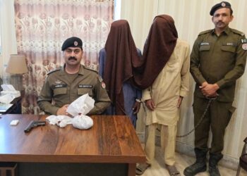 لیہ پولیس کی کارروائی، 1120 گرام چرس اور ناجائز پسٹل برآمد، دو ملزمان گرفتار