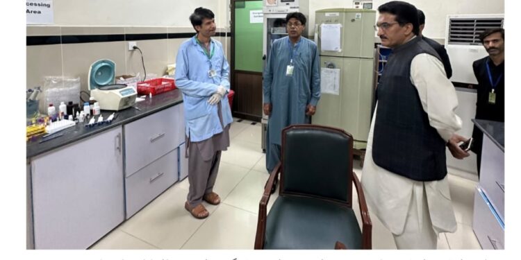 ایڈیشنل ڈپٹی کمشنر جنرل شبیر احمد ڈوگر کا ٹی ایچ کیو نواز شریف تھل ہسپتال کا اچانک دورہ،ہسپتال کے مختلف حصوں کا معائنہ ور صفائی ستھرائی کے انتظامات کا جائزہ